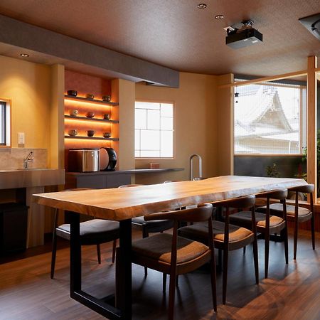 Villa 古今 天下茶屋 With A Private Parking Lot And A Half Open-Air Bath And Direct To Kix Osaka Exterior foto