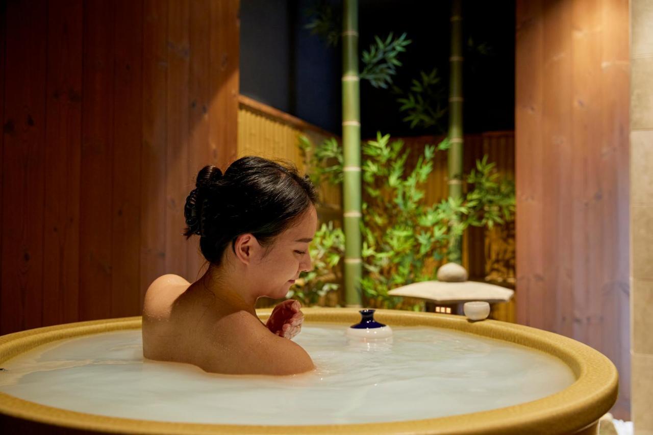 Villa 古今 天下茶屋 With A Private Parking Lot And A Half Open-Air Bath And Direct To Kix Osaka Exterior foto