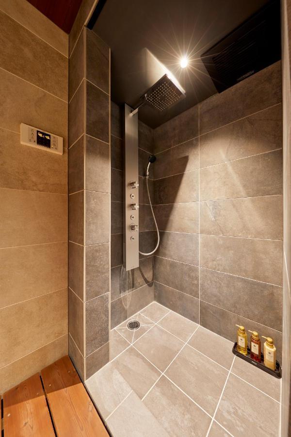Villa 古今 天下茶屋 With A Private Parking Lot And A Half Open-Air Bath And Direct To Kix Osaka Exterior foto