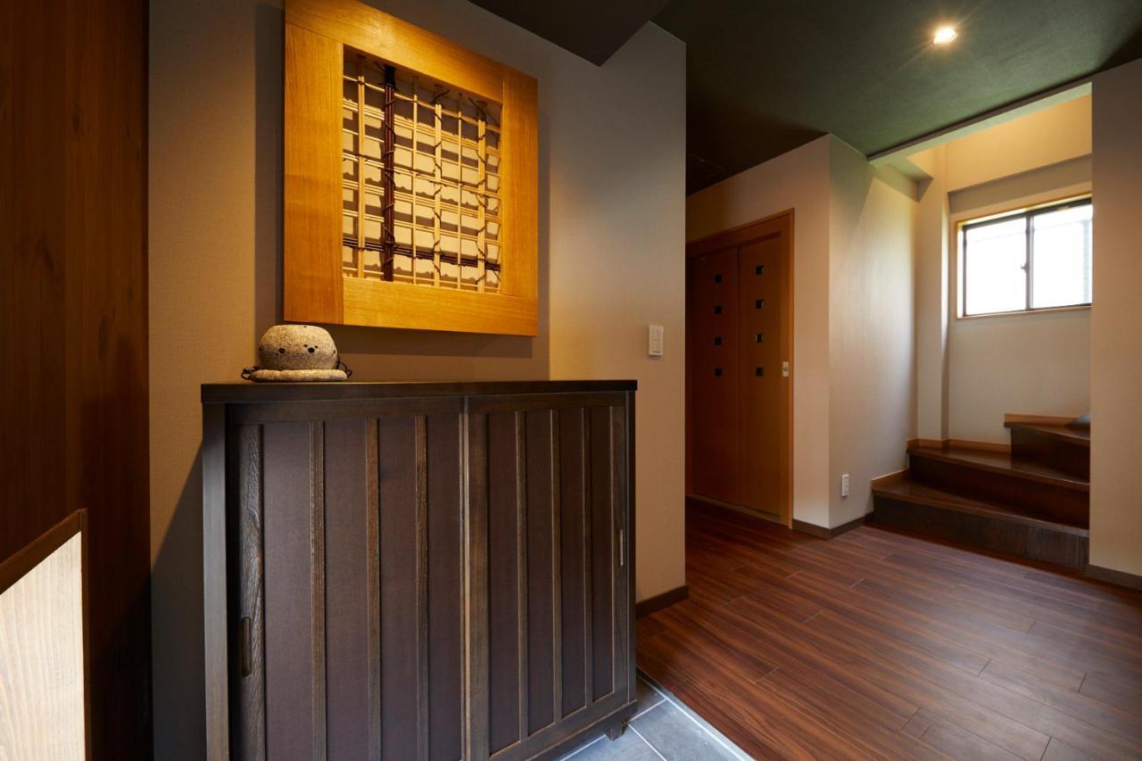 Villa 古今 天下茶屋 With A Private Parking Lot And A Half Open-Air Bath And Direct To Kix Osaka Exterior foto