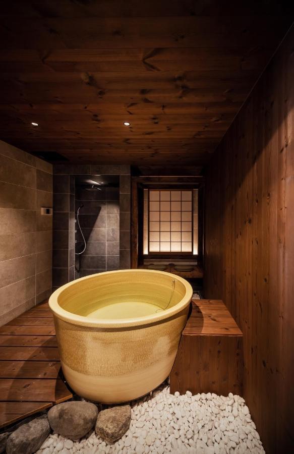 Villa 古今 天下茶屋 With A Private Parking Lot And A Half Open-Air Bath And Direct To Kix Osaka Exterior foto